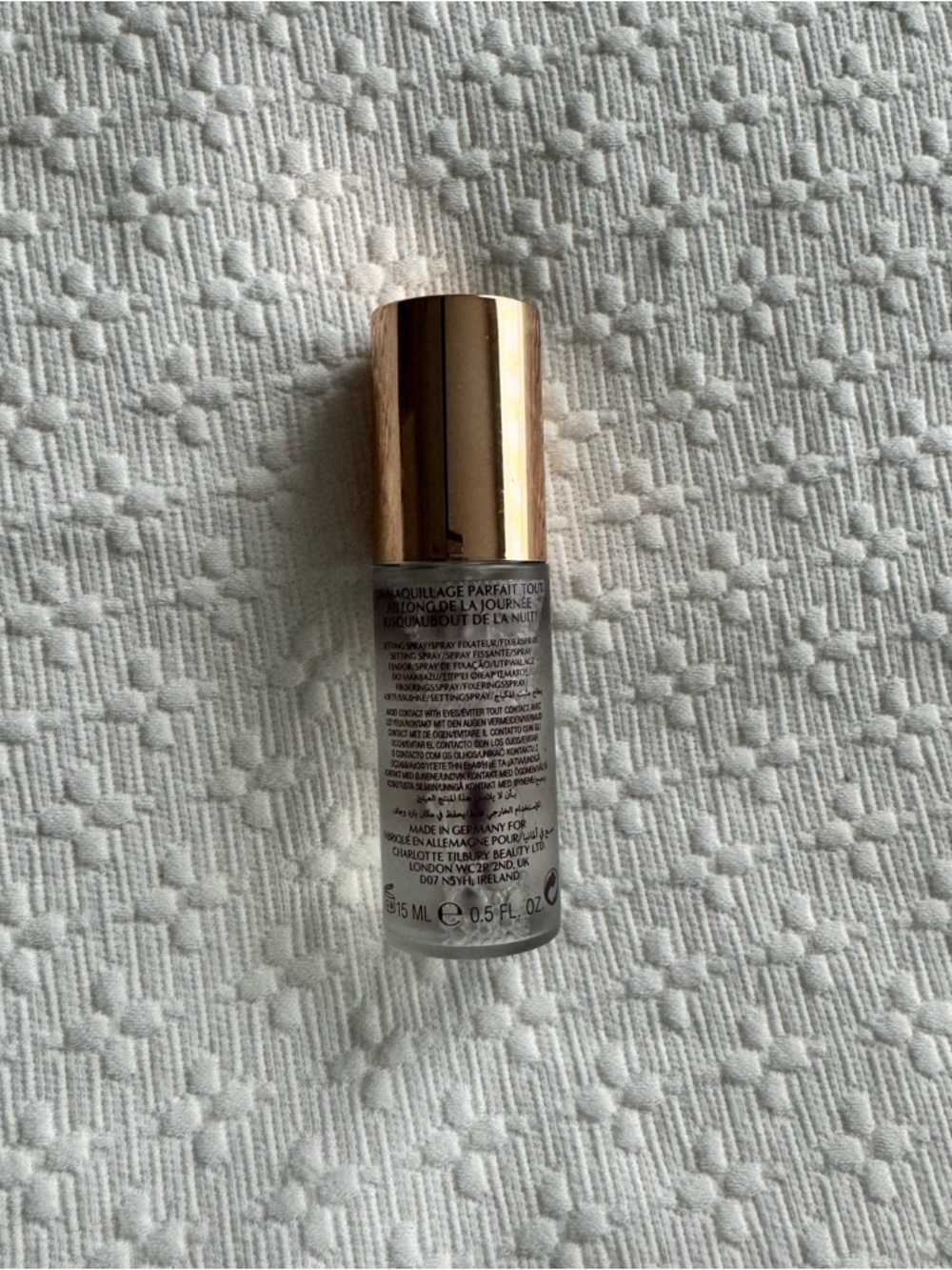 Charlotte Tilbury Airbrush Flawless Hydrating & Waterproof Setting Spray - Picture 3 of 4